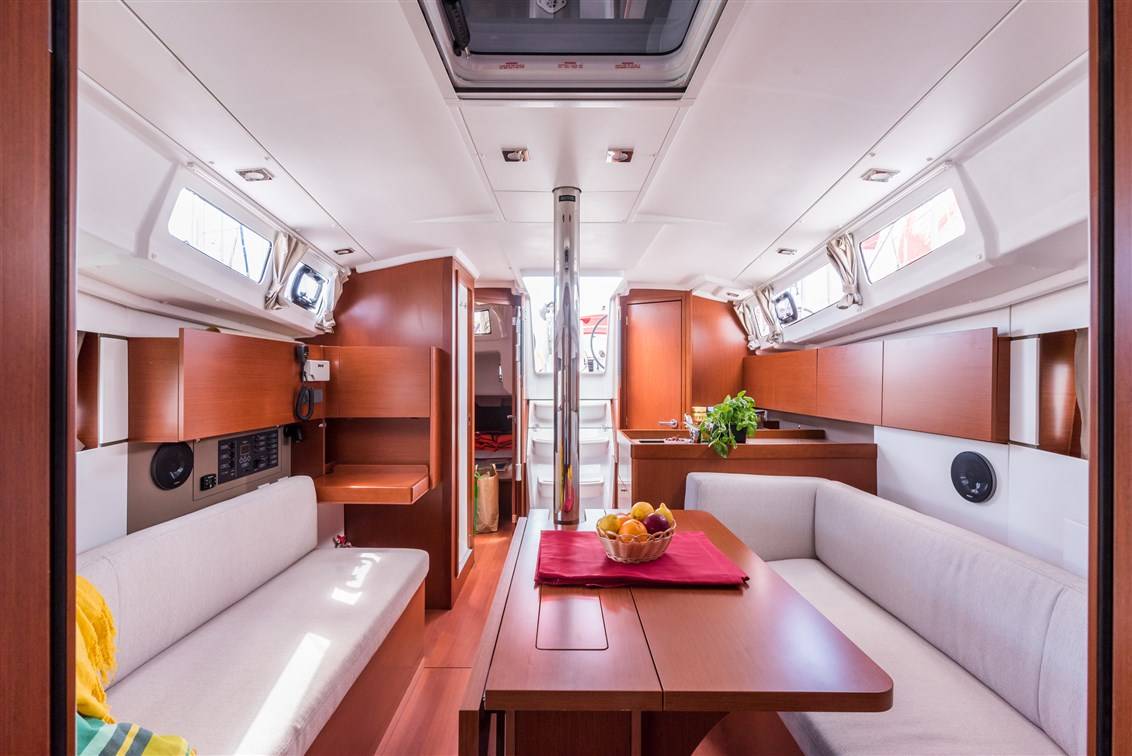Oceanis 35.1, Bela | Noleggio di Yacht Croazia
