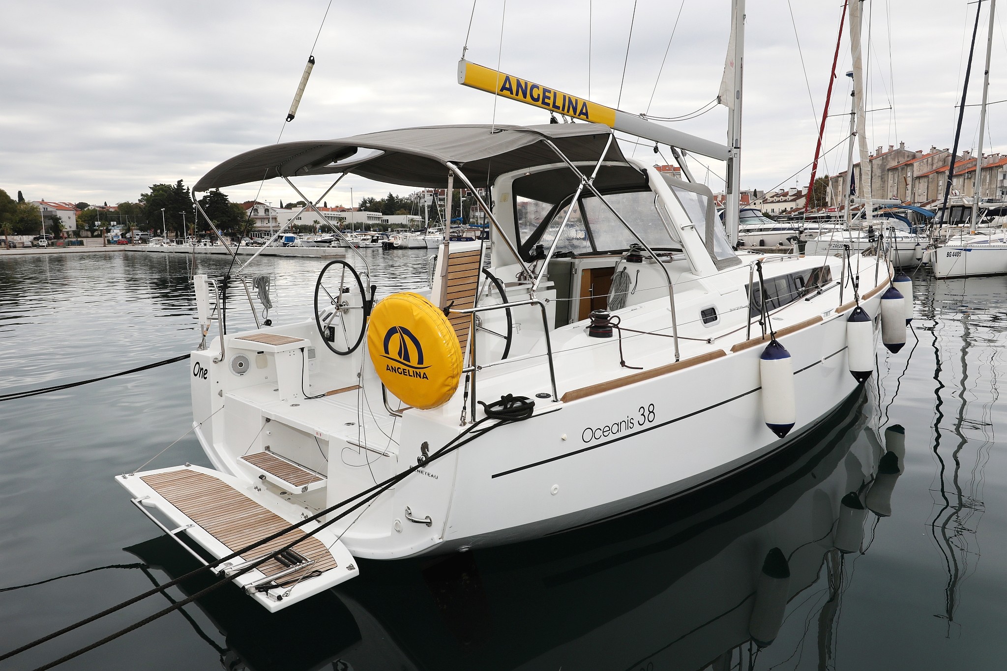Oceanis 38, One | Yacht Charter Croatia