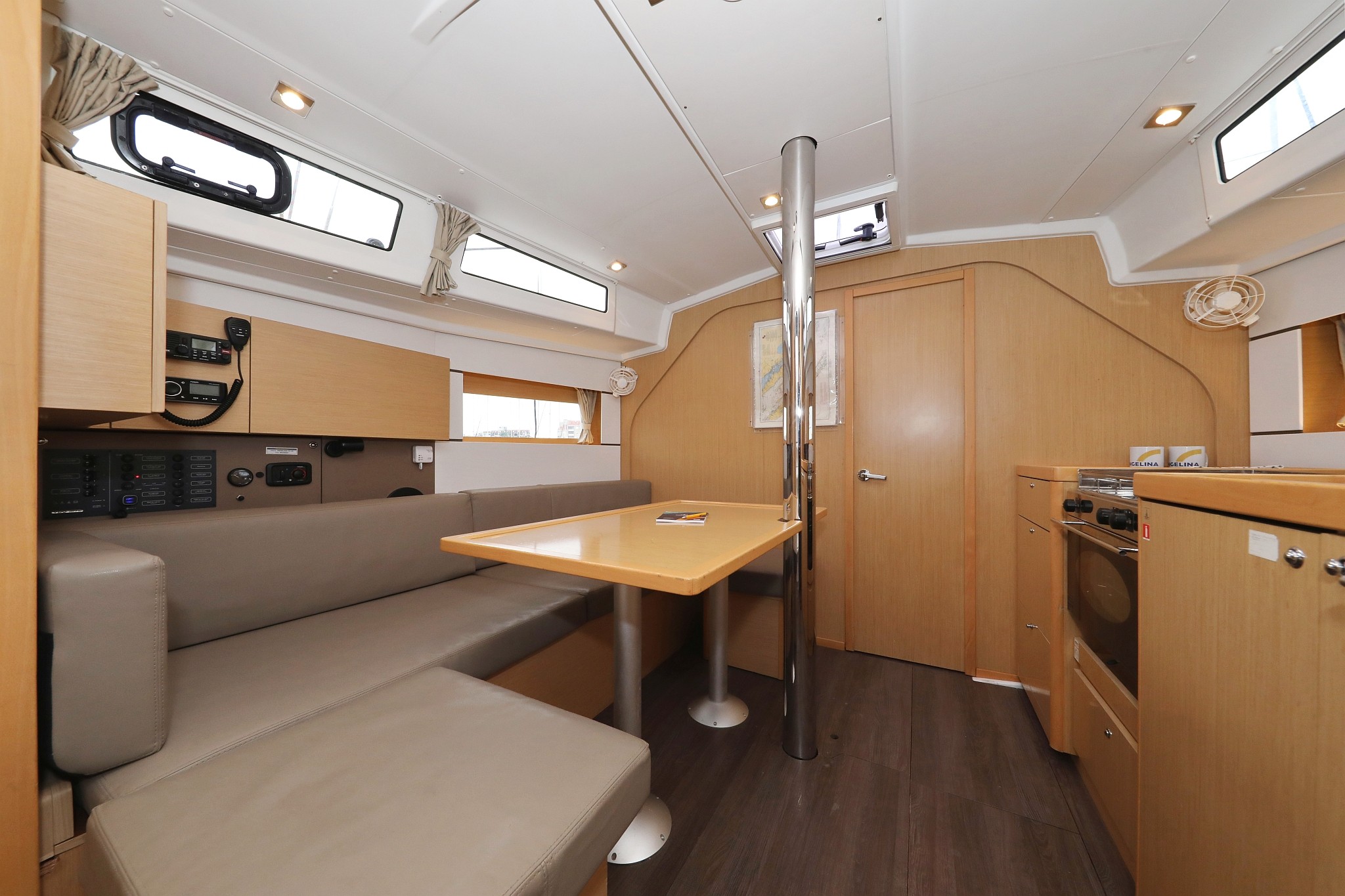 Oceanis 38, One | Yacht Charter Croatia
