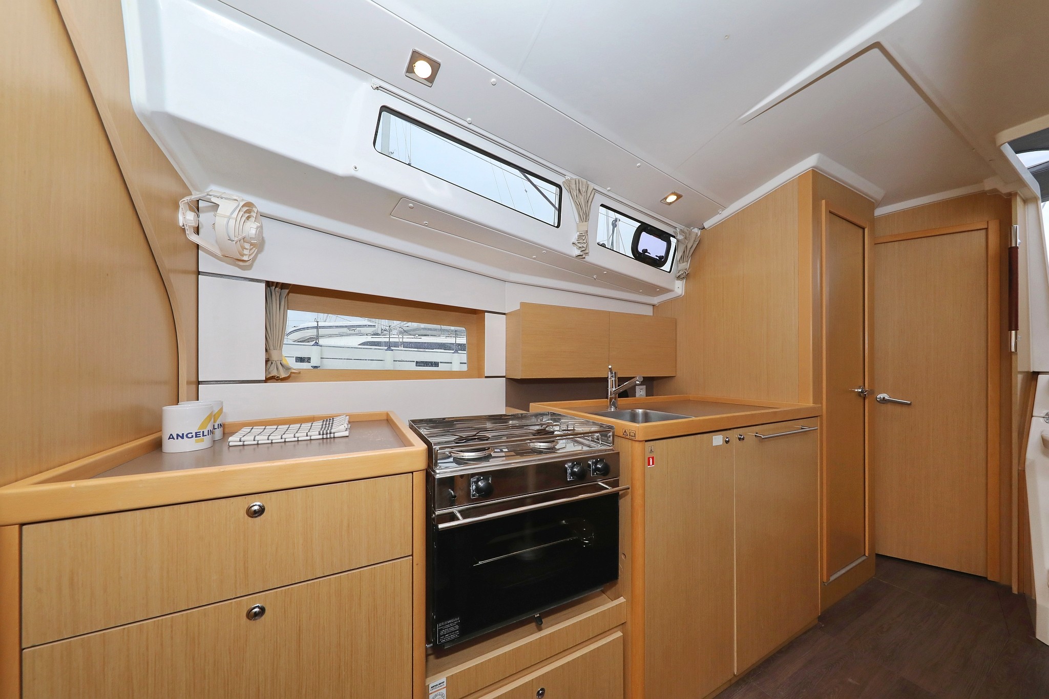 Oceanis 38, One | Yacht Charter Croatia