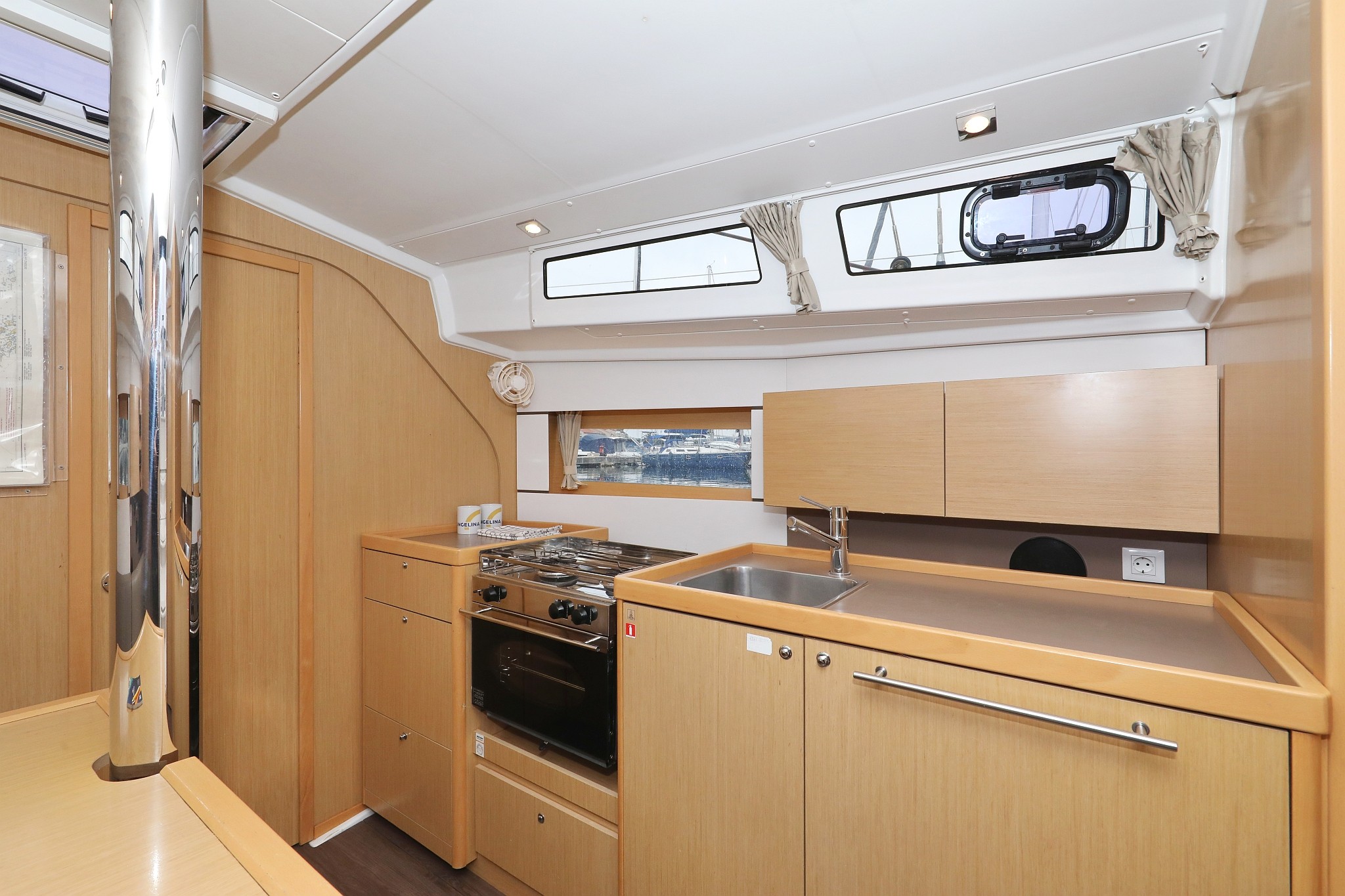 Oceanis 38, One | Yacht Charter Croatia