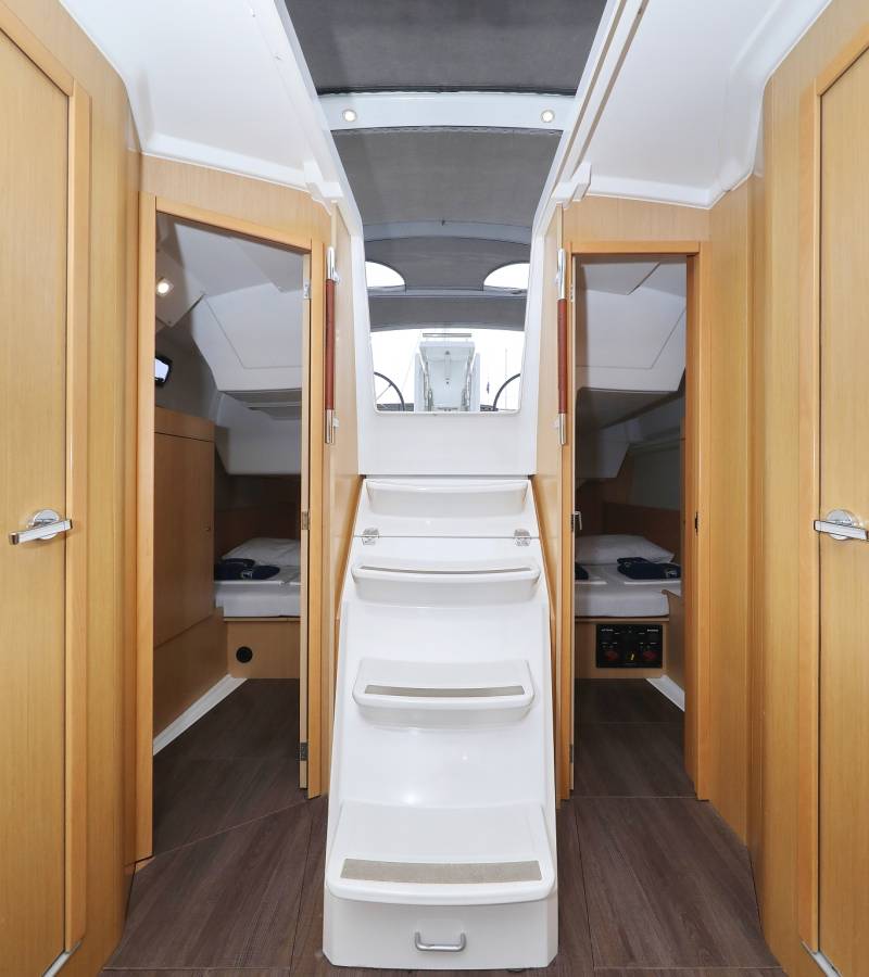 Oceanis 38, One | Yacht Charter Croatia