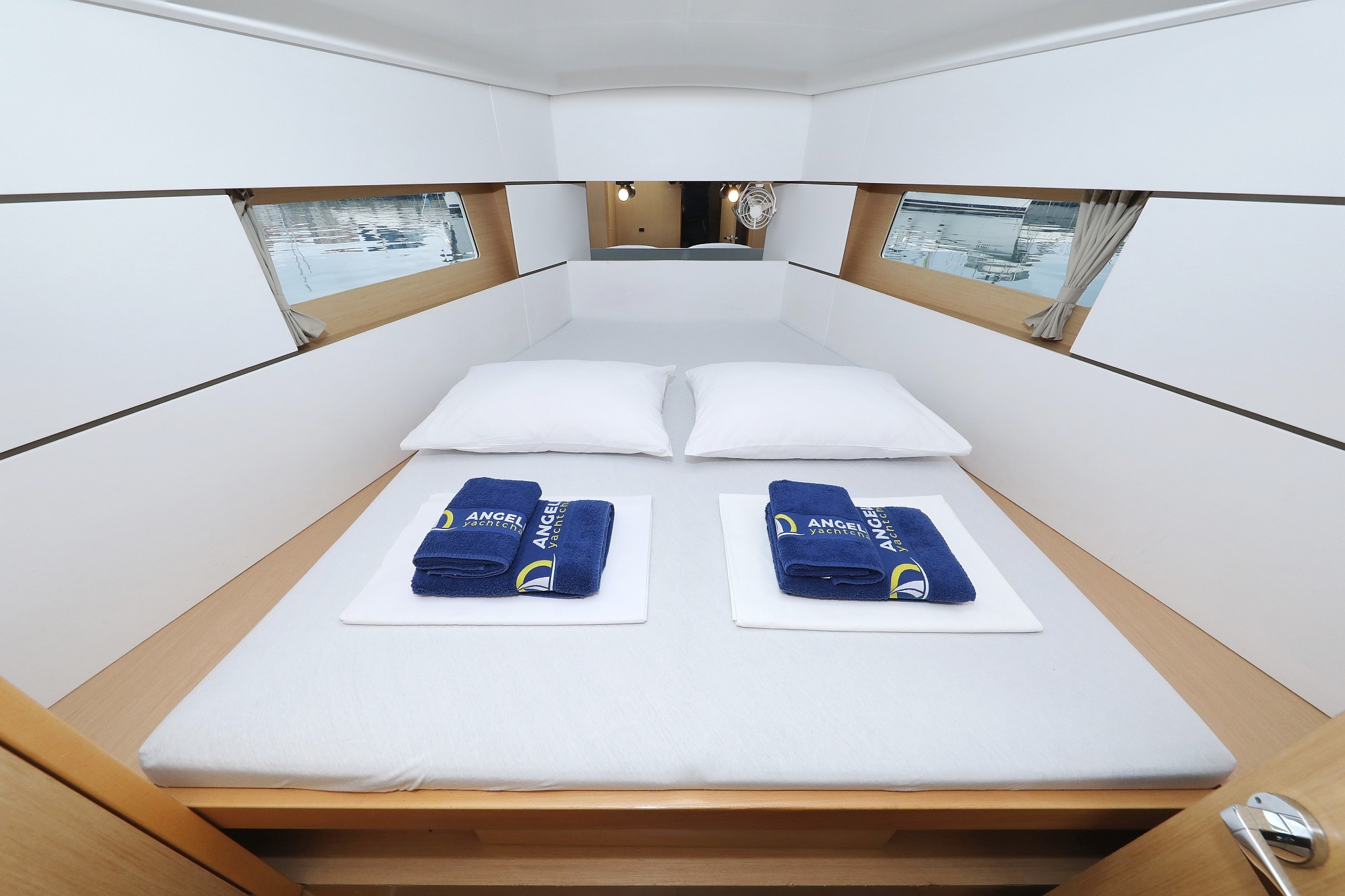 Oceanis 38, One | Yacht Charter Croatia
