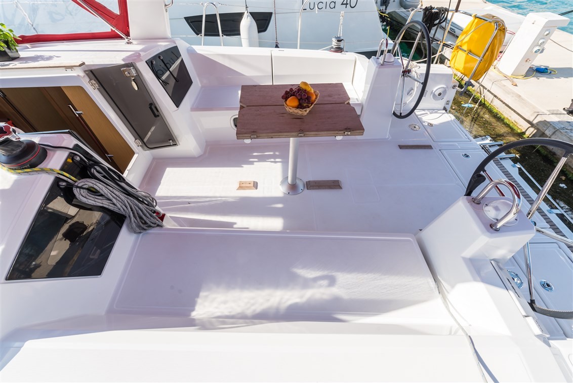 Oceanis 38, Rusalka | Yacht Charter Croatia