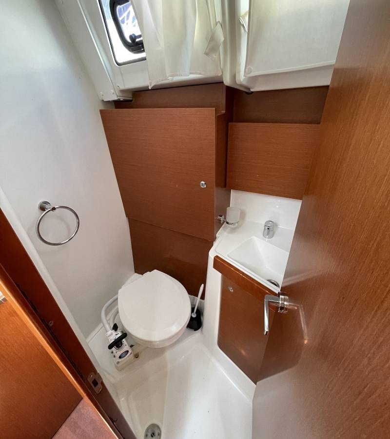 Oceanis 38, Fede | Yacht Charter Croatia