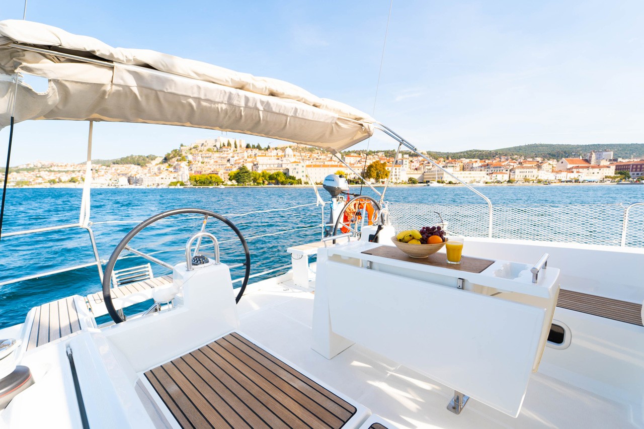 Oceanis 38, Aphrodite  | Yacht Charter Croatia