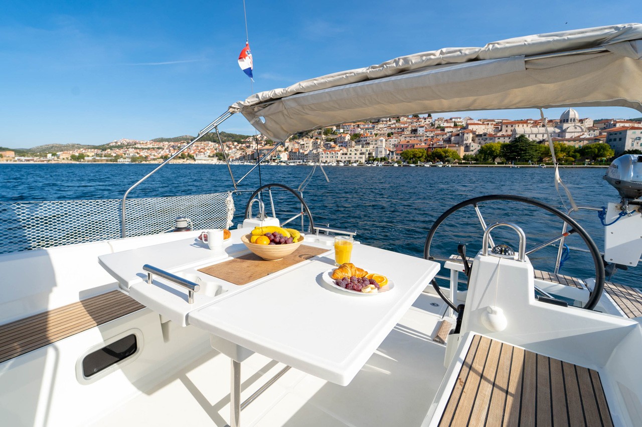 Oceanis 38, Aphrodite  | Yacht Charter Croatia