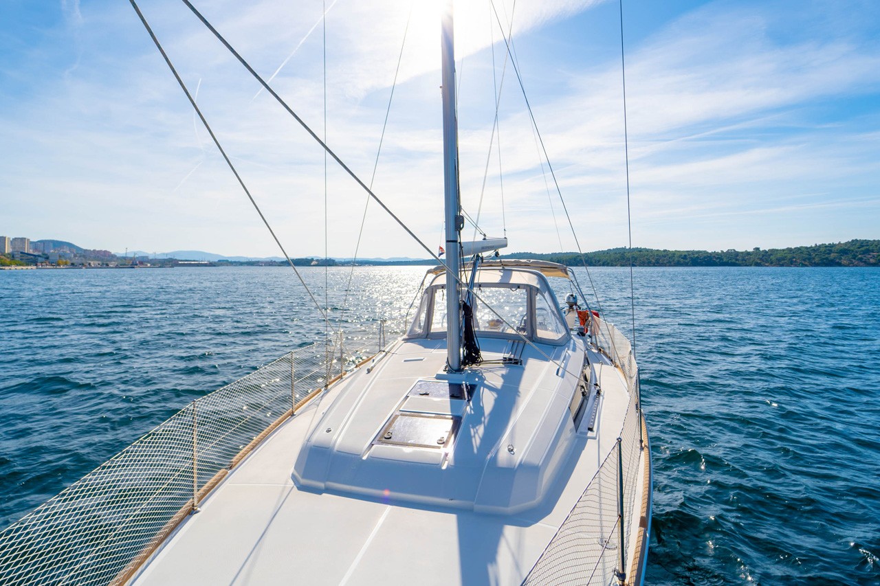Oceanis 38, Aphrodite  | Yacht Charter Croatia