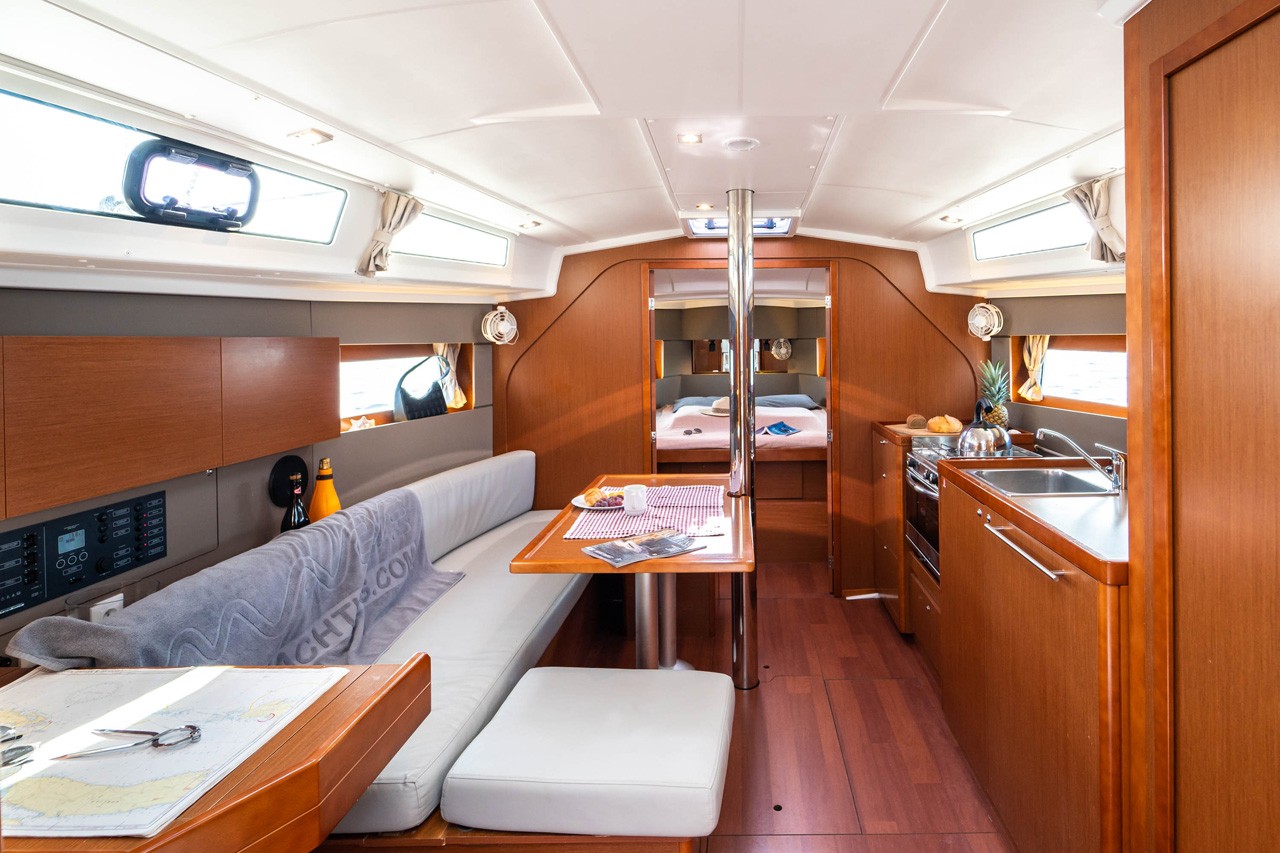 Oceanis 38, Aphrodite  | Yacht Charter Croatia