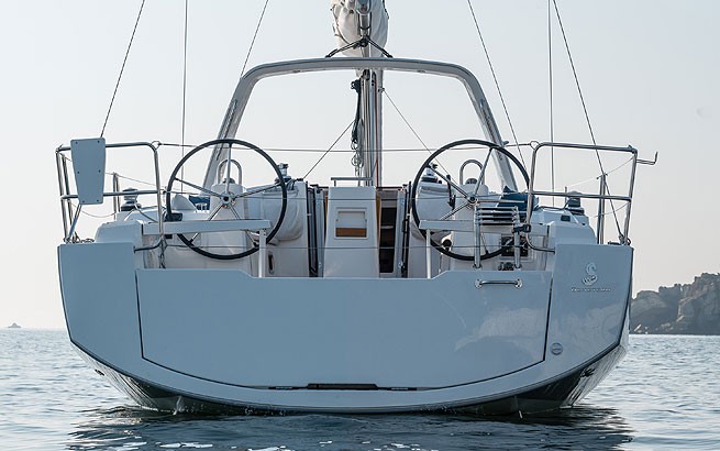 Oceanis 38, Martine | Yacht Charter Croatia