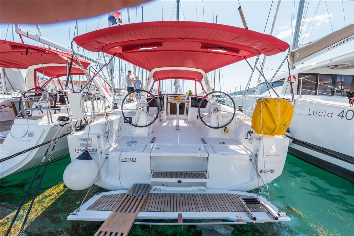 Oceanis 38, Rusalka | Yacht Charter Croatia