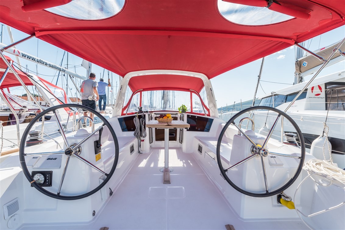 Oceanis 38, Rusalka | Yacht Charter Croatia