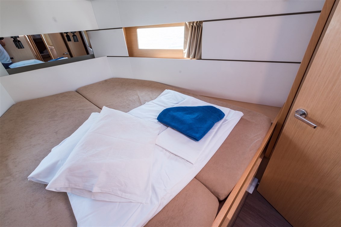 Oceanis 38, Rusalka | Yacht Charter Croatia