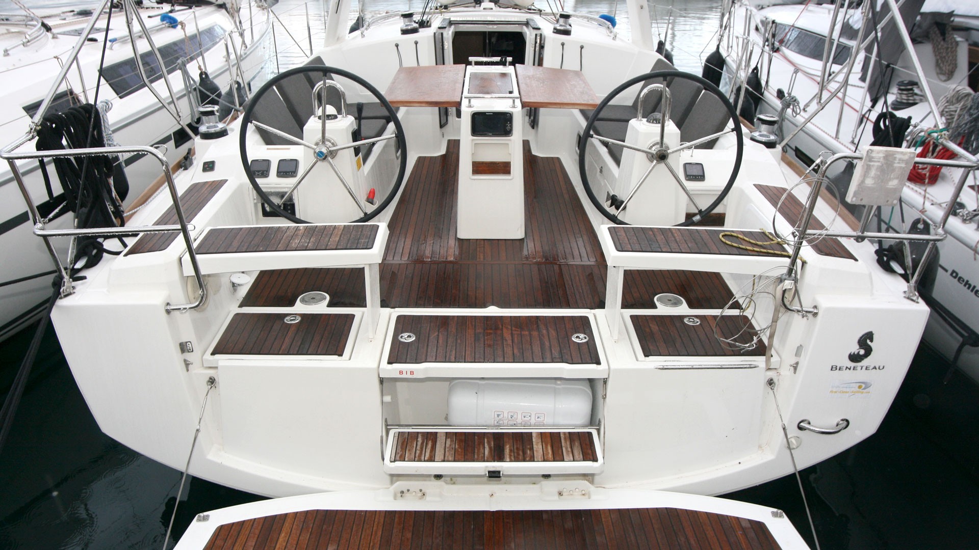 Oceanis 38, Olli | Yacht Charter Croatia