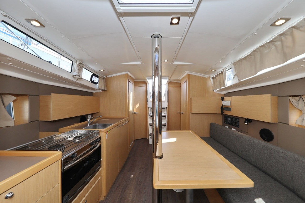 Oceanis 38.1, Reya | Yacht Charter Croatia