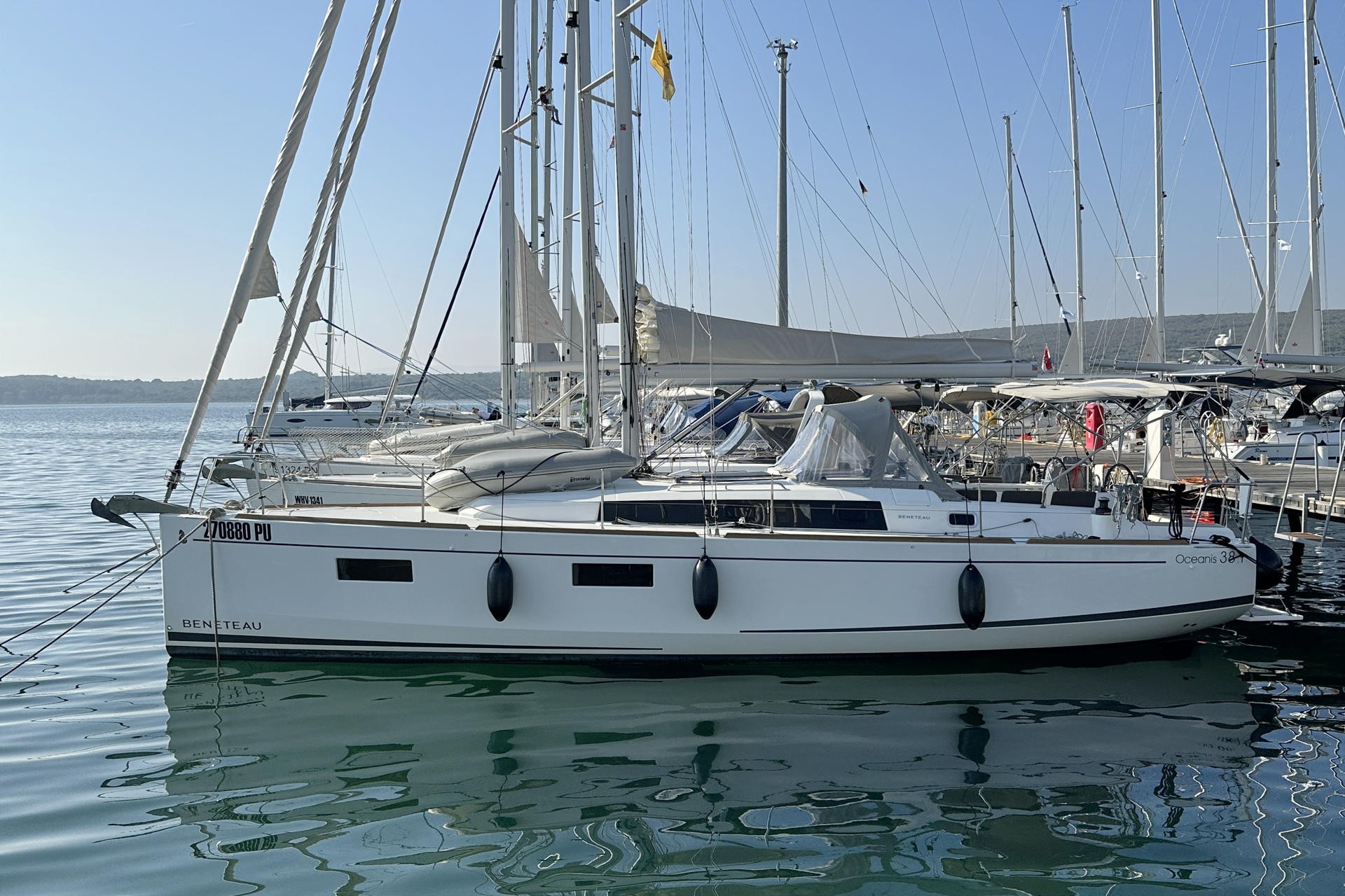 Oceanis 38.1, Tena | Yacht Charter Croatia