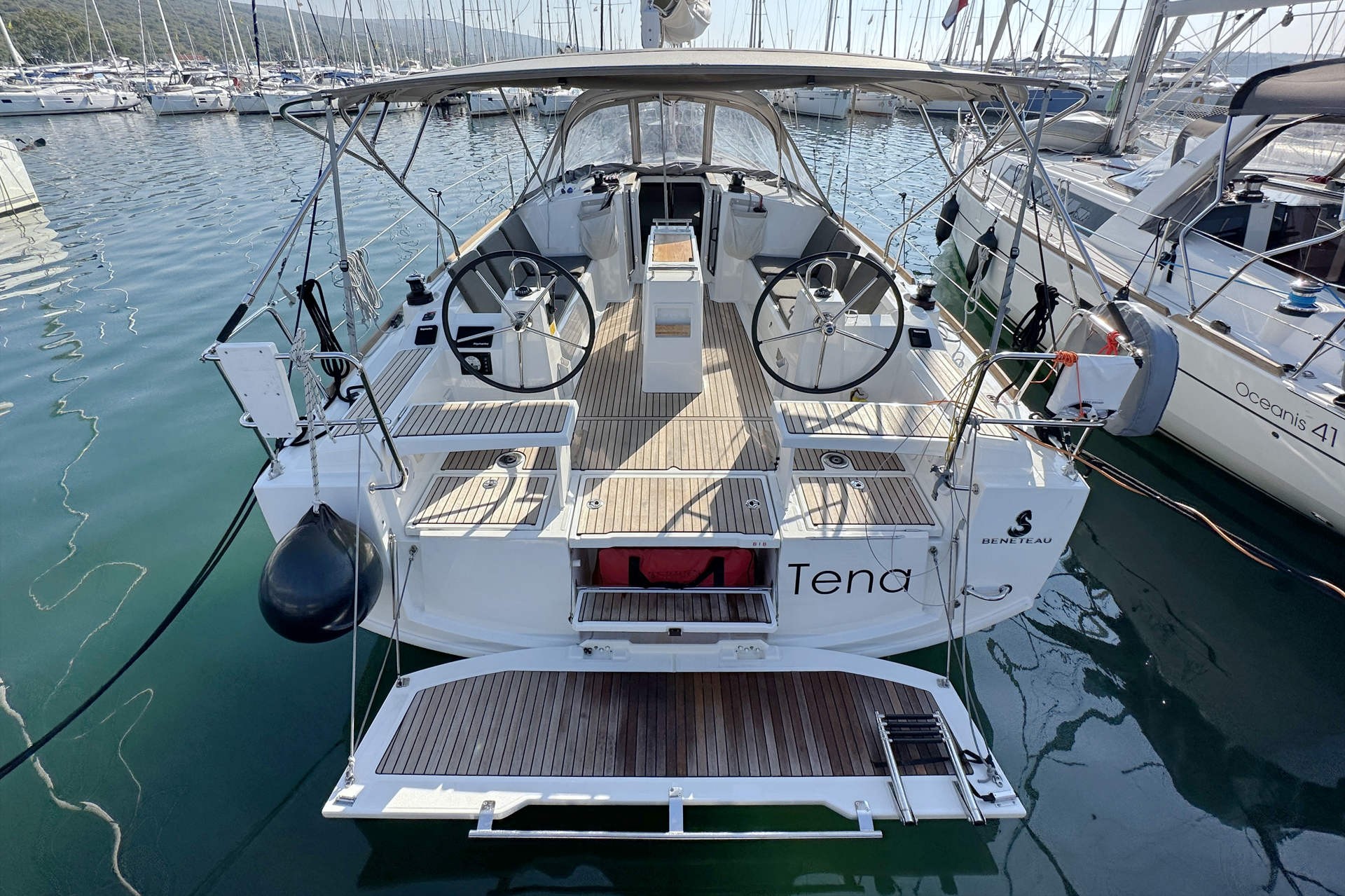 Oceanis 38.1, Tena | Yacht Charter Croatia
