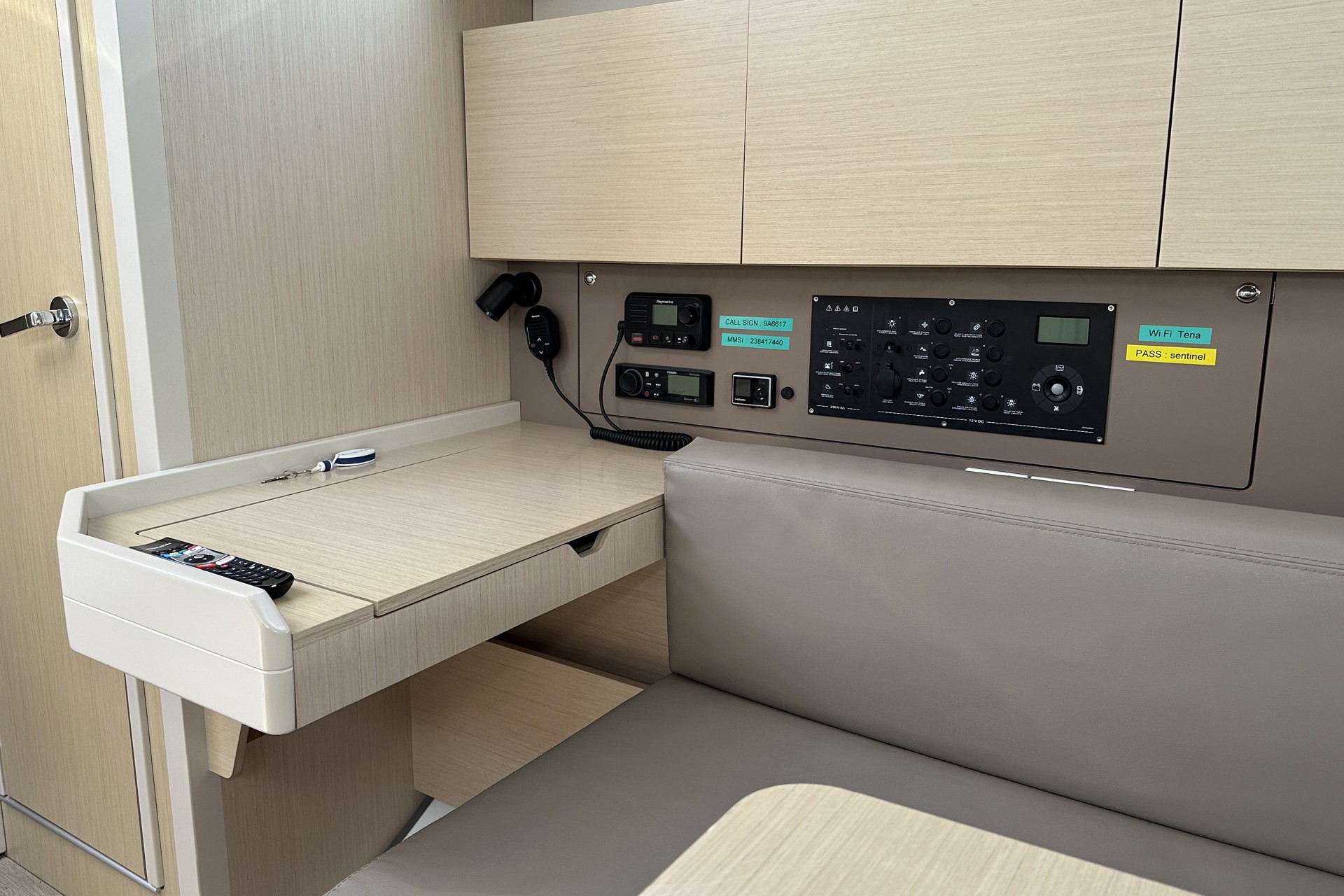 Oceanis 38.1, Tena | Yacht Charter Croatia
