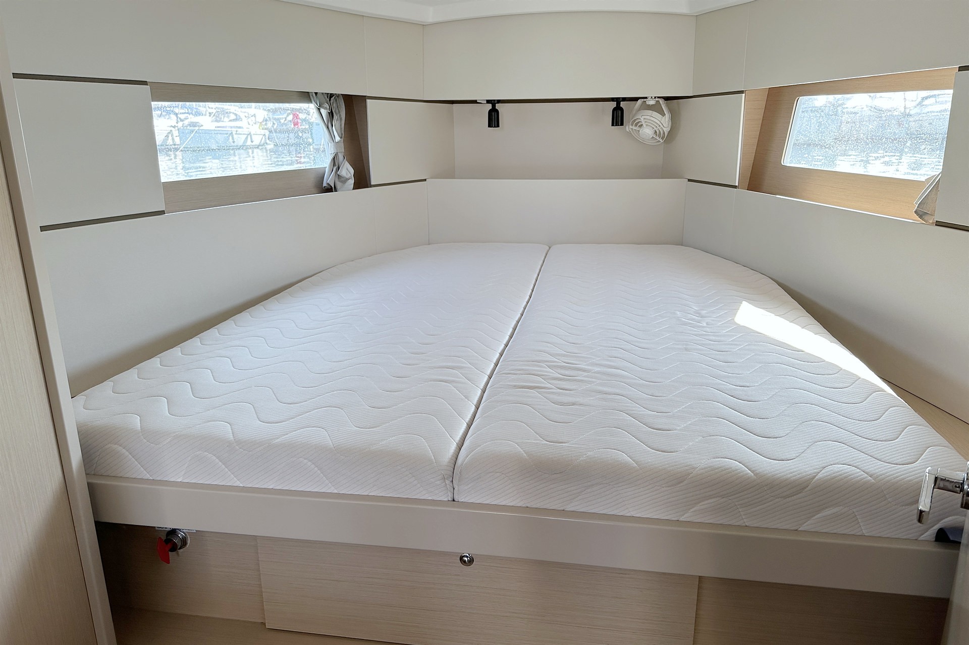 Oceanis 38.1, Tena | Yacht Charter Croatia