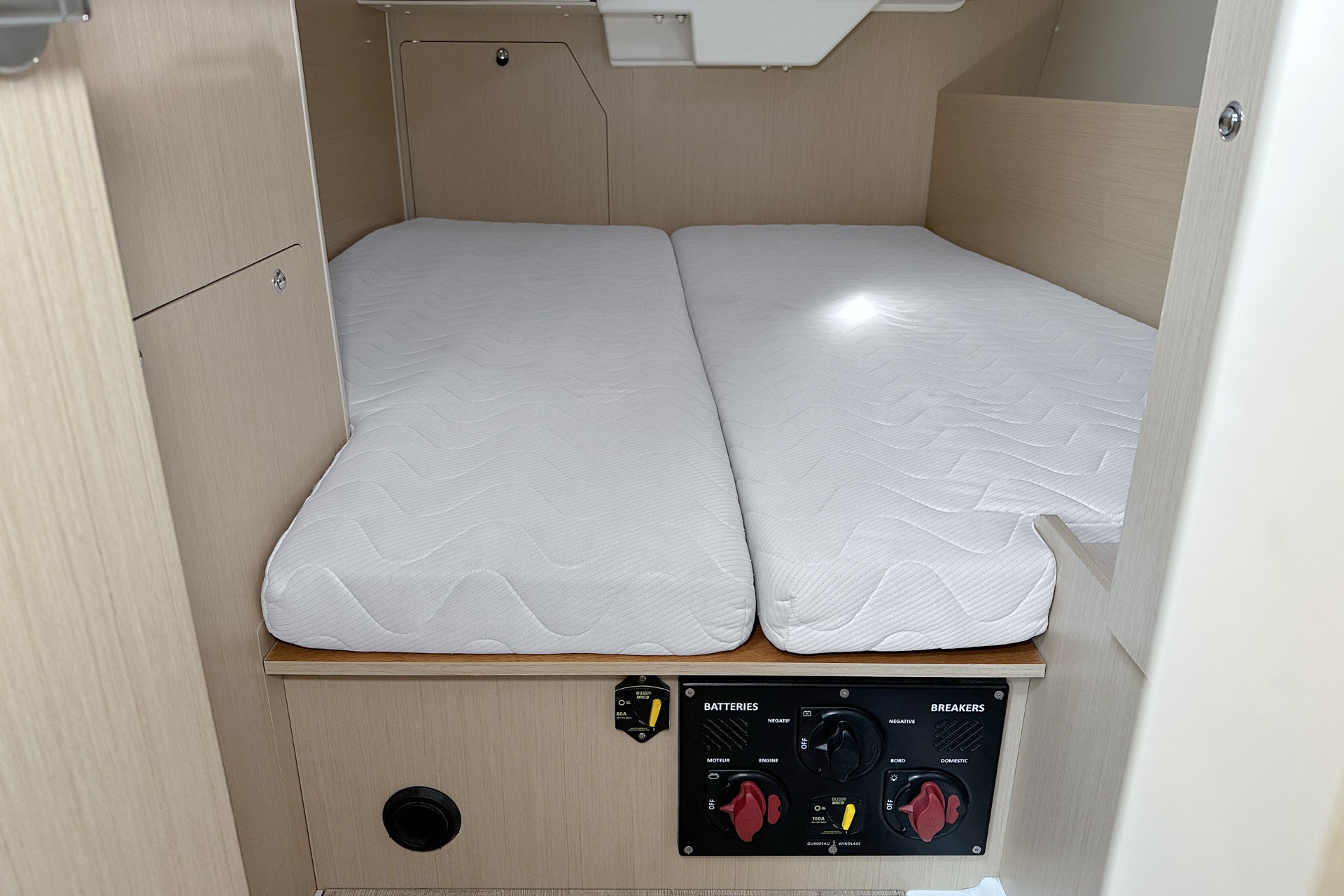 Oceanis 38.1, Tena | Yacht Charter Croatia