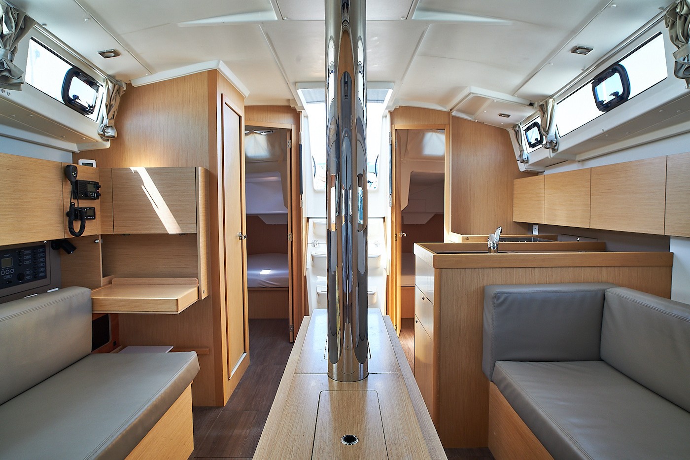 Oceanis 38.1, Mici | Yachtcharter Kroatien