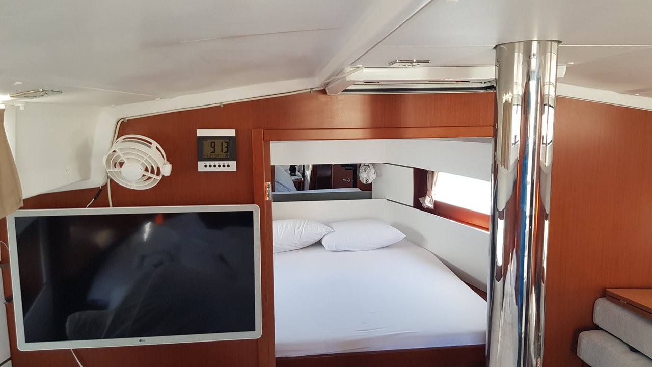 Oceanis 38.1, Aga | Yacht Charter Croatia