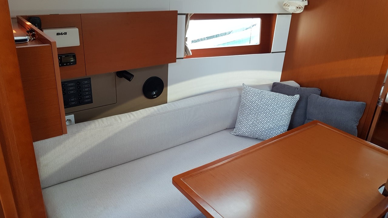 Oceanis 38.1, Aga | Yacht Charter Croatia