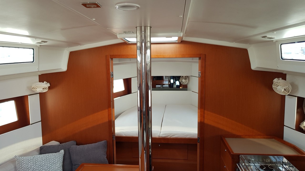 Oceanis 38.1, Aga | Yacht Charter Croatia