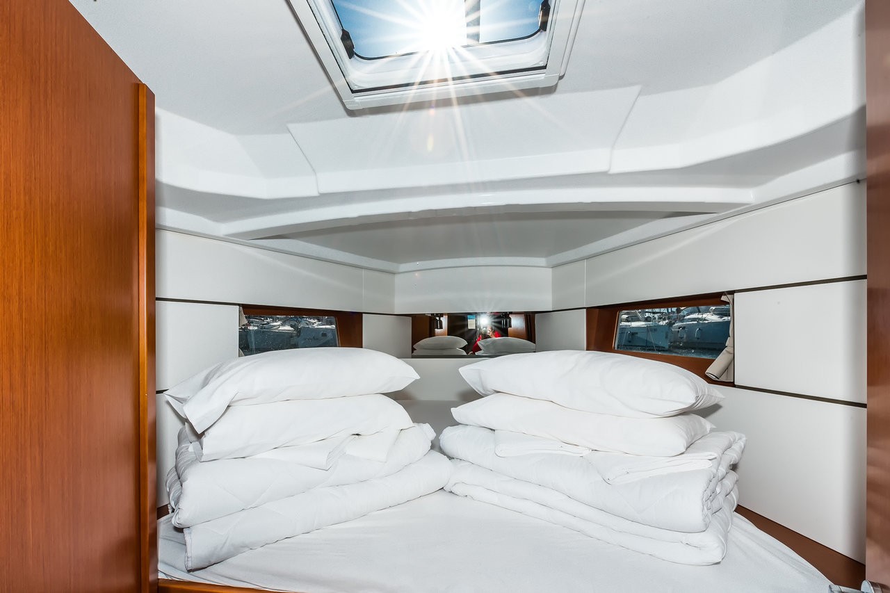 Oceanis 38.1, New Order | Yacht Charter Croatia