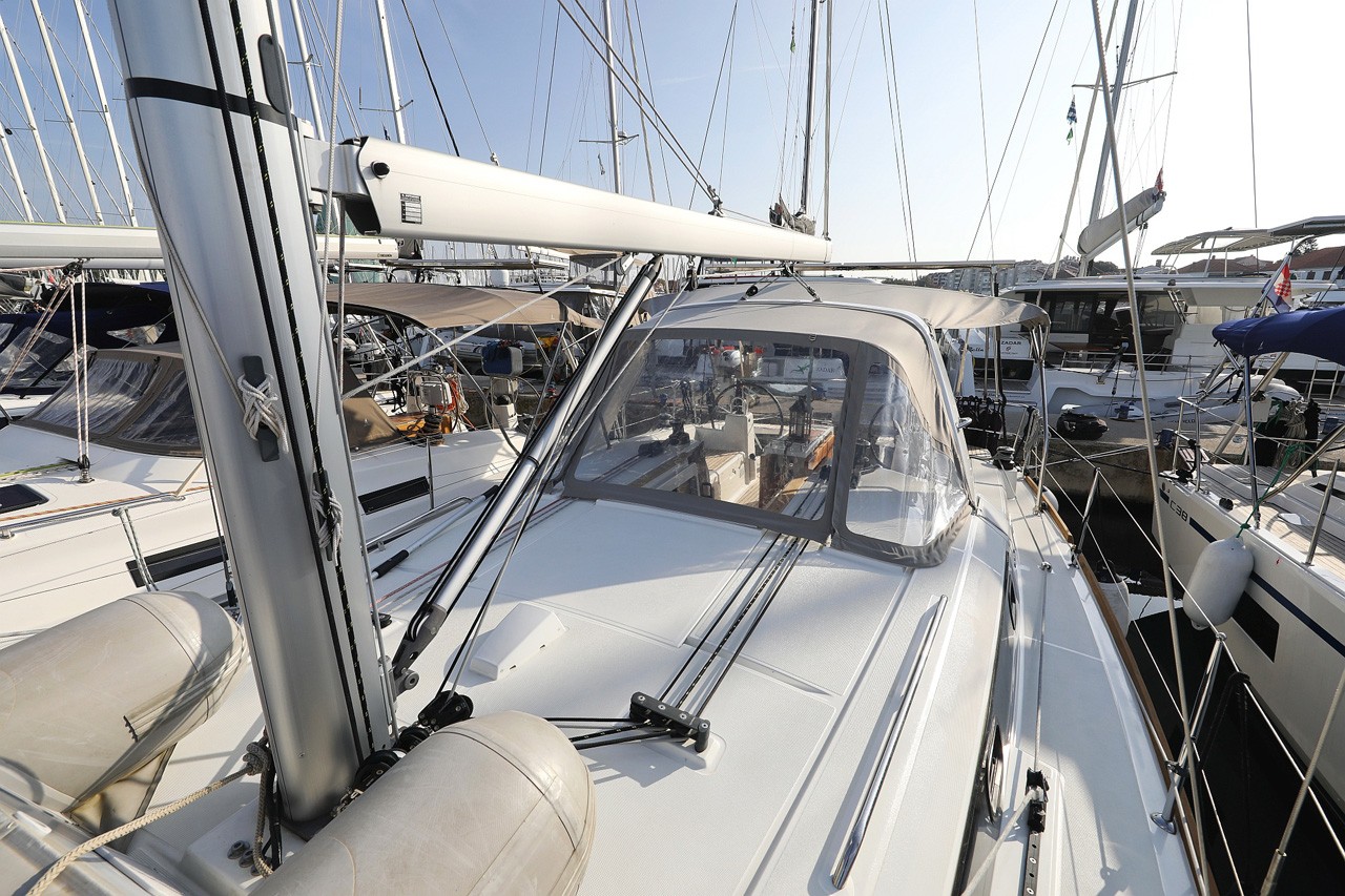Oceanis 38.1, Angel07 | Yacht Charter Croatia