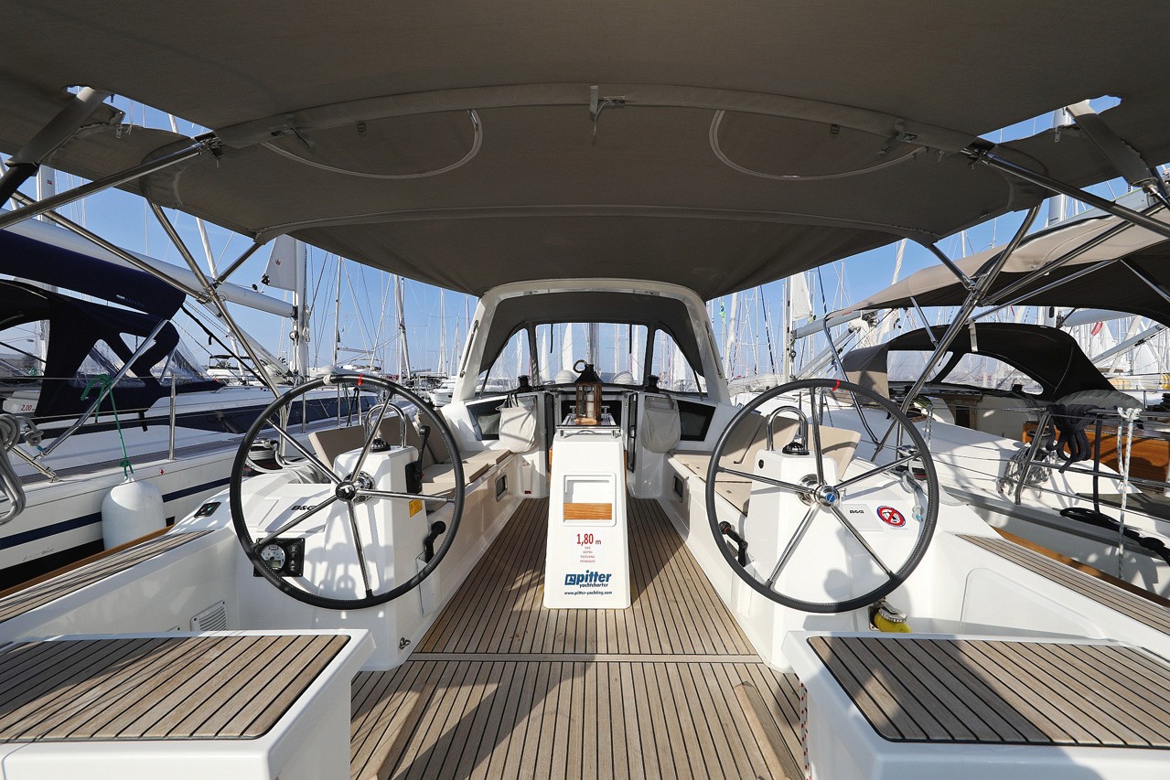 Oceanis 38.1, Angel07 | Yacht Charter Croatia