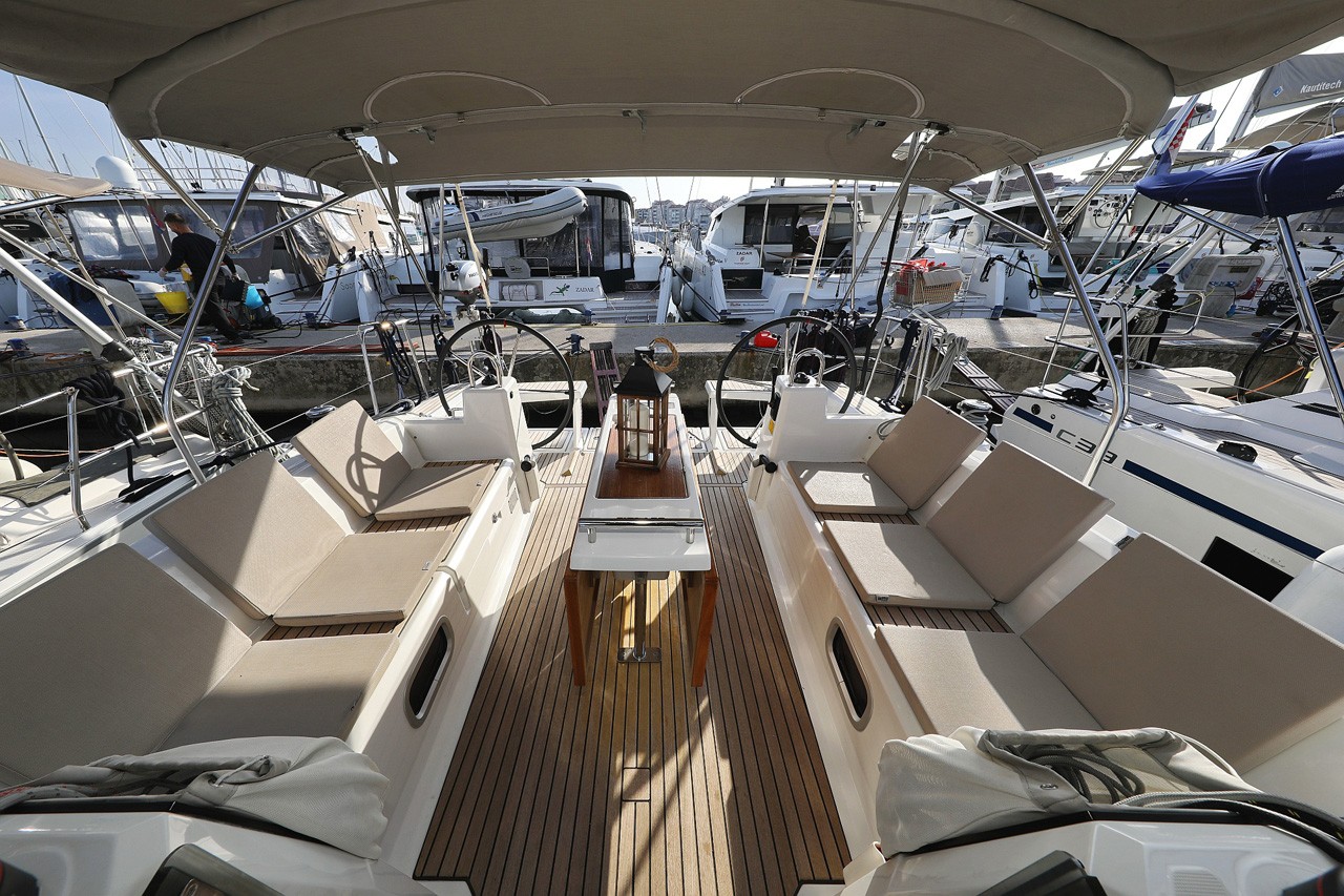 Oceanis 38.1, Angel07 | Yacht Charter Croatia