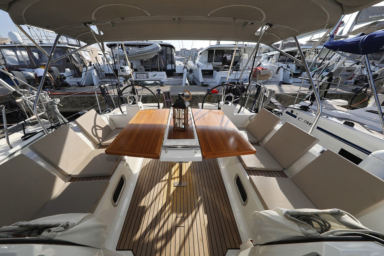 Oceanis 38.1, Angel07 | Yacht Charter Croatia