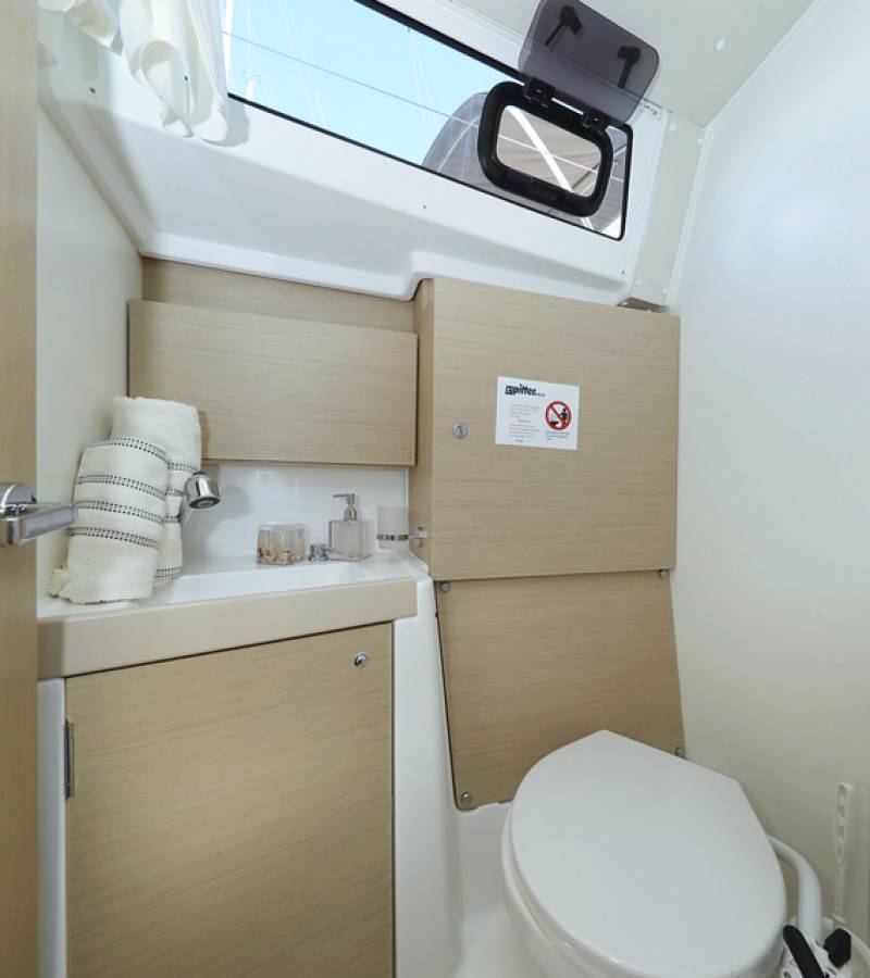 Oceanis 38.1, Angel07 | Yacht Charter Croatia