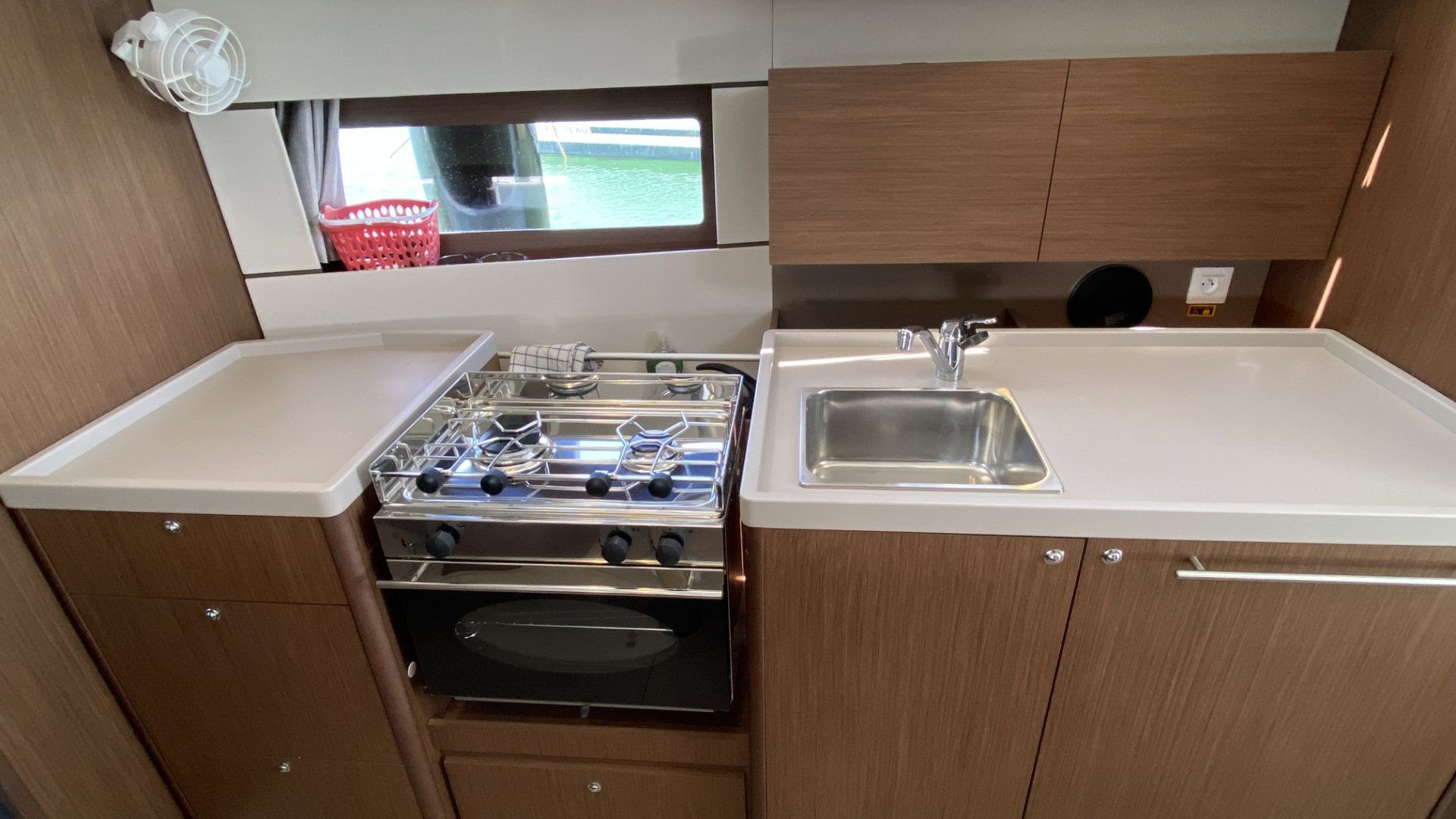 Oceanis 38.1, Maja | Yacht Charter Croatia