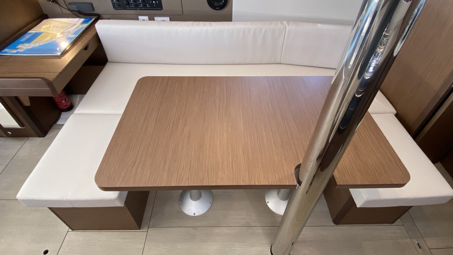 Oceanis 38.1, Maja | Yacht Charter Croatia