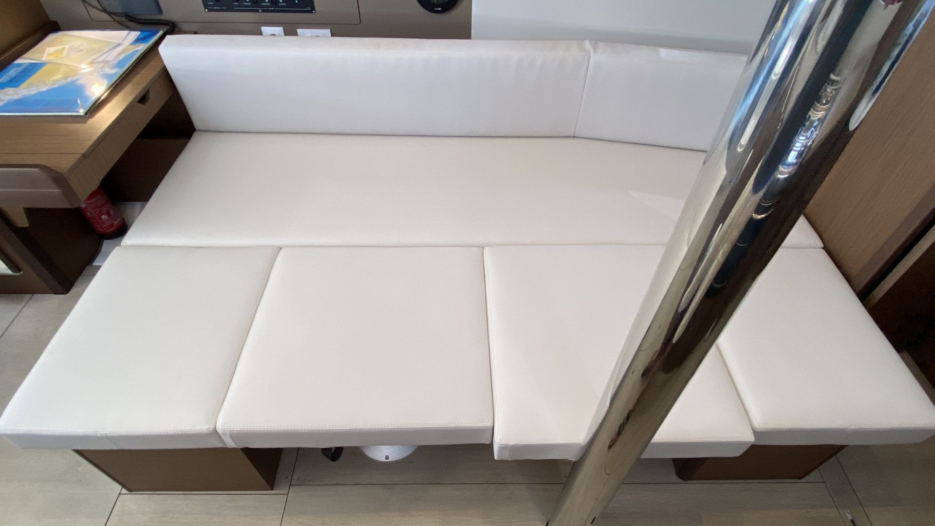 Oceanis 38.1, Maja | Yacht Charter Croatia