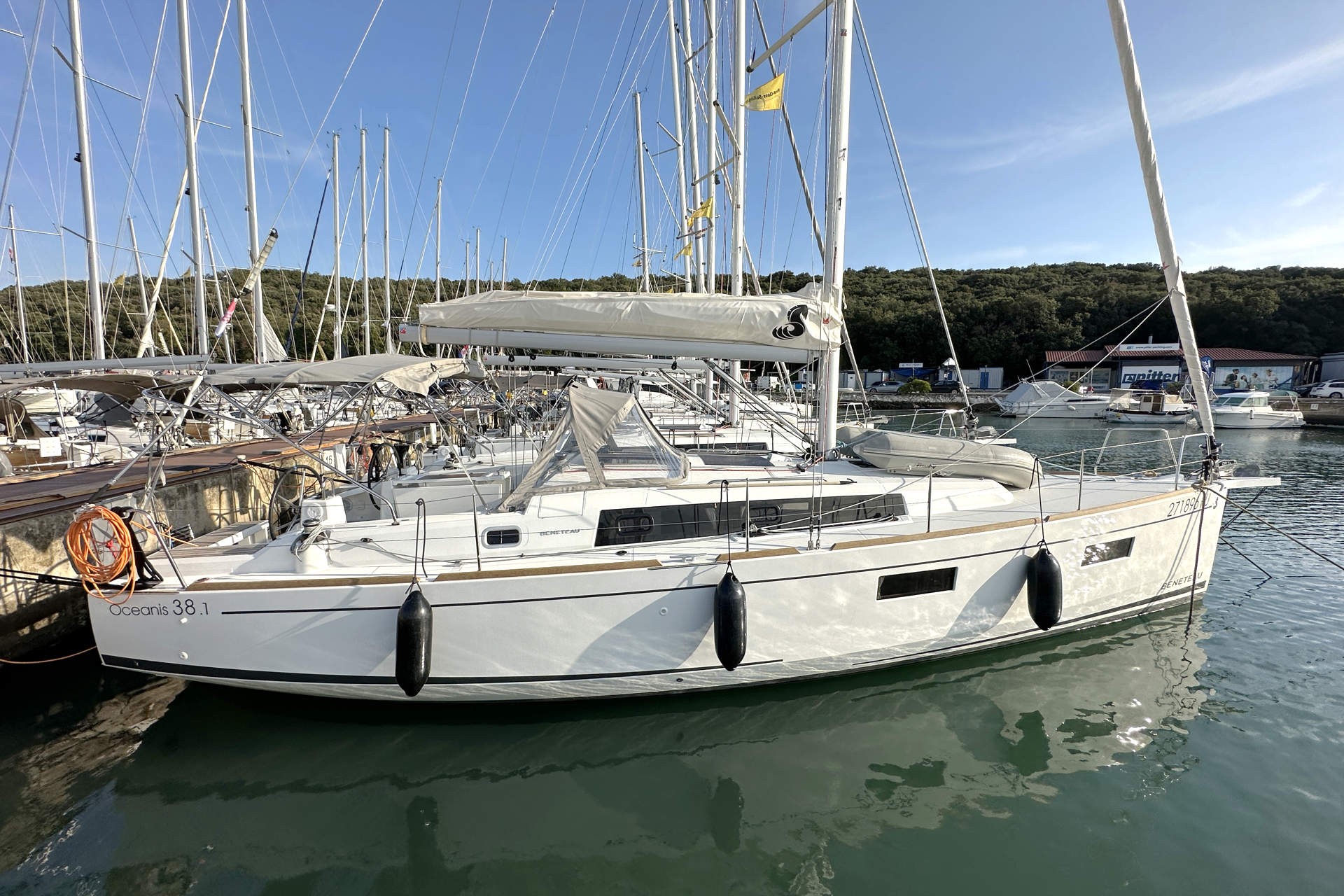 Oceanis 38.1, Flip | Yacht Charter Croatia