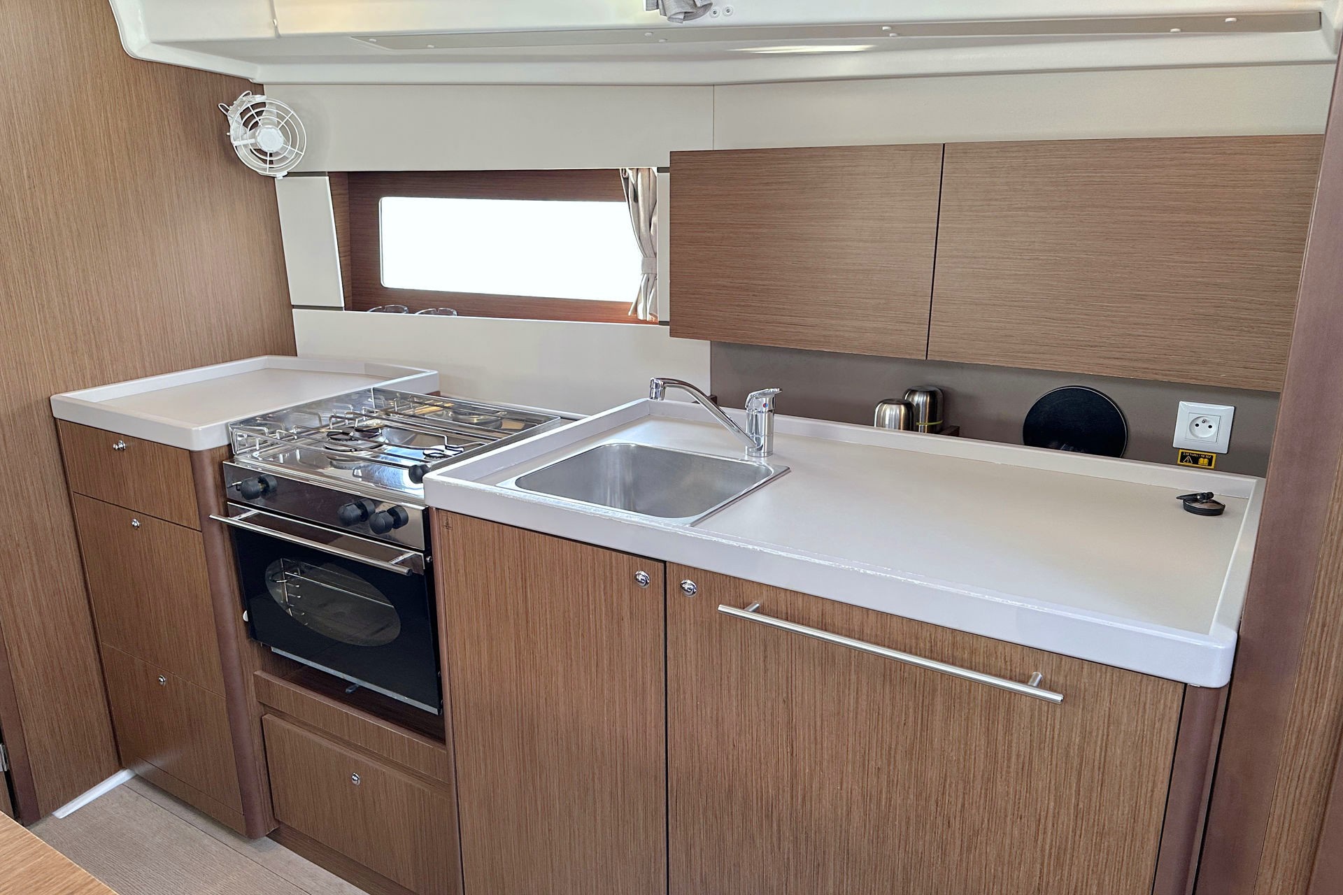 Oceanis 38.1, Flip | Yacht Charter Croatia