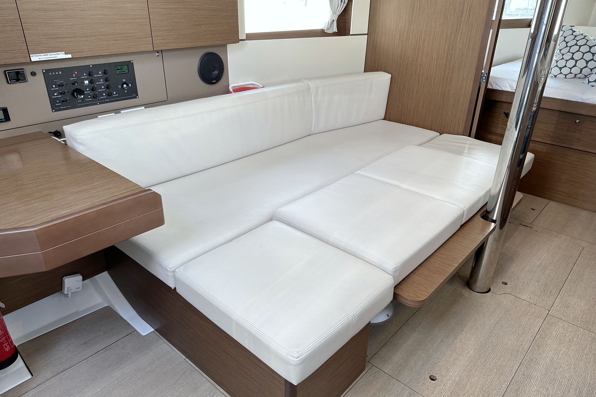 Oceanis 38.1, Flip | Yacht Charter Croatia