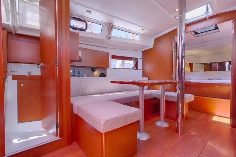 Oceanis 38.1, Mare Nostrum II | Yacht Charter Croatia