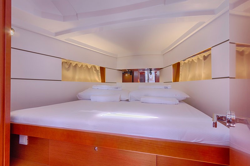 Oceanis 38.1, Mare Nostrum II | Yacht Charter Croatia