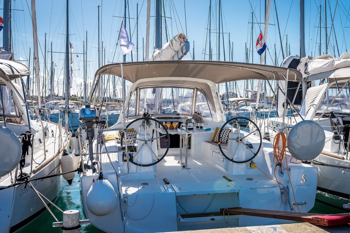 Oceanis 38.1, Sailor Jupiter | Yacht Charter Croatia