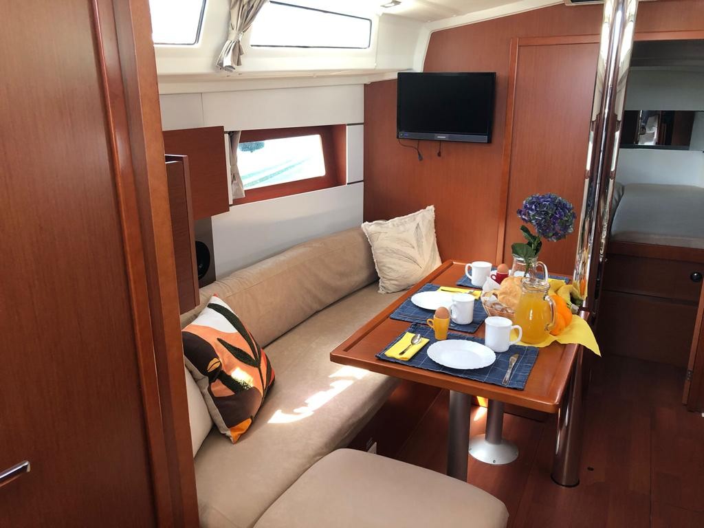 Oceanis 38.1, Sailor Jupiter | Yacht Charter Croatia