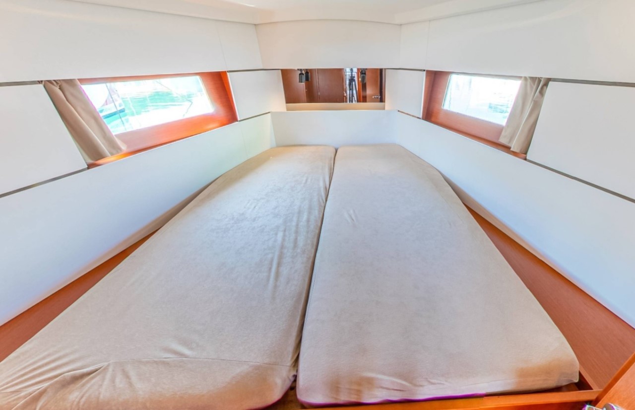 Oceanis 38.1, Sailor Jupiter | Yacht Charter Croatia