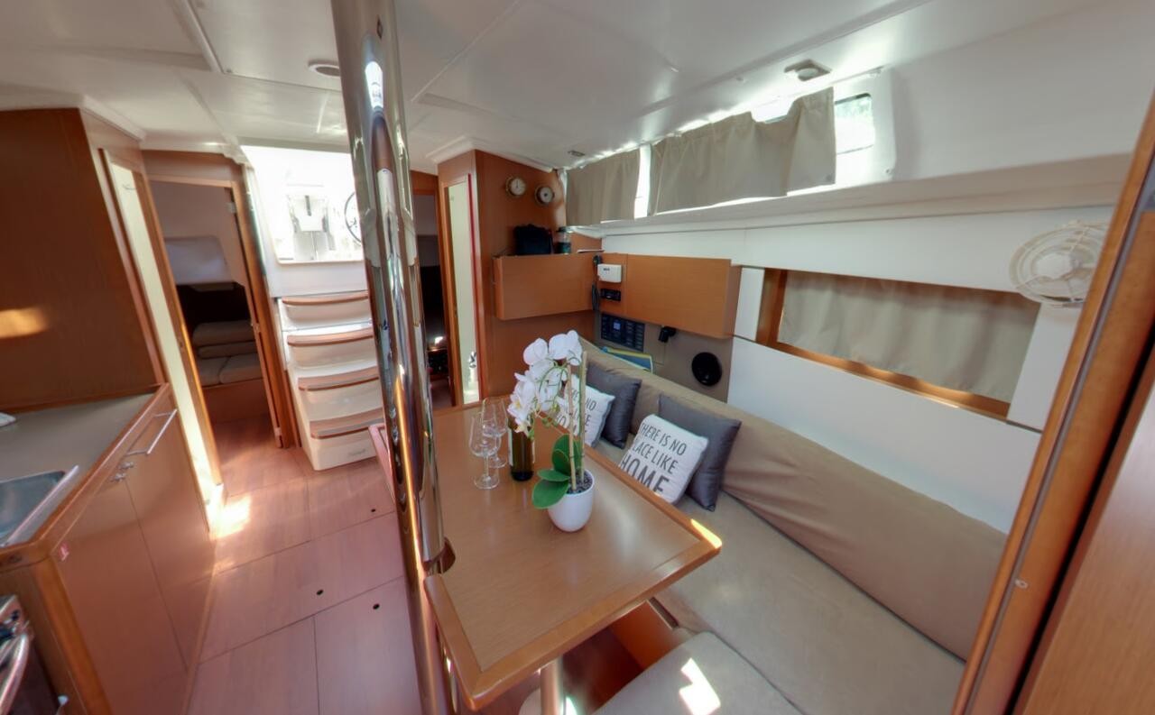 Oceanis 38.1, Luce | Yachtcharter Kroatien