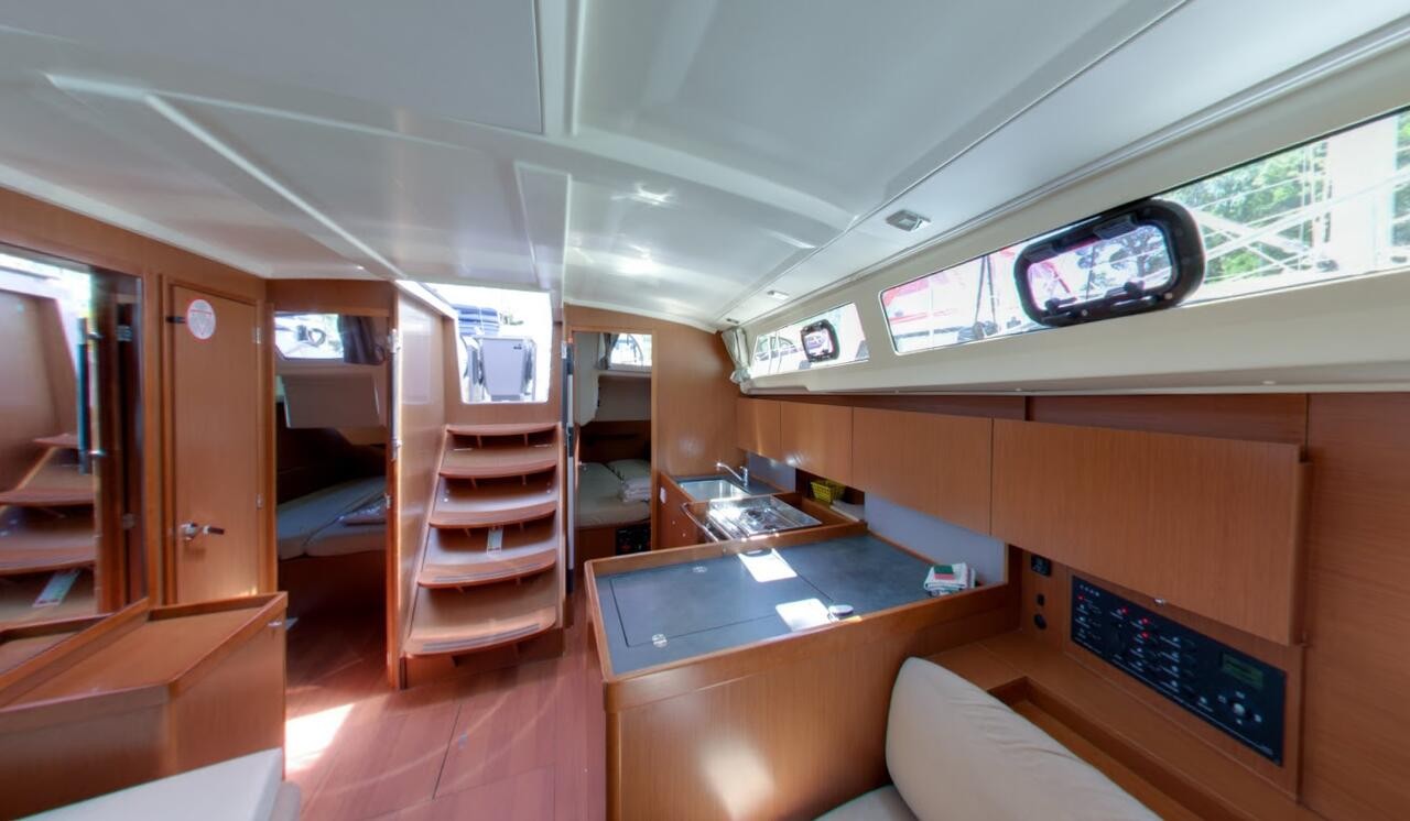 Oceanis 38.1, Luce | Yachtcharter Kroatien