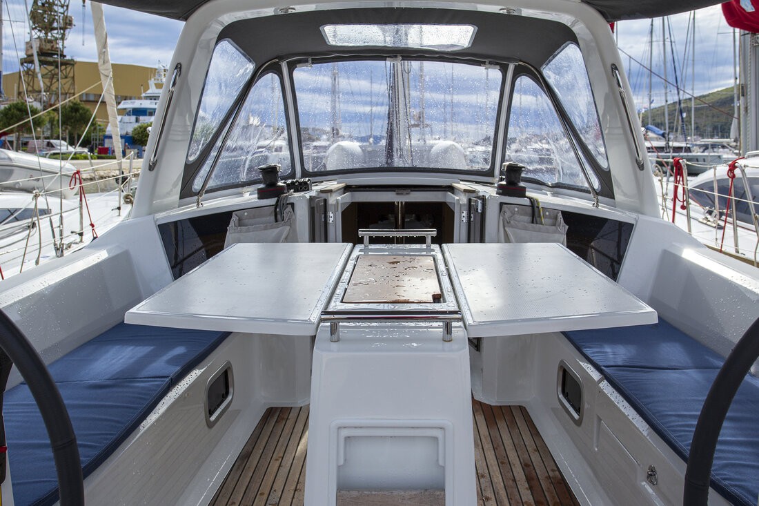 Oceanis 38.1, Bellagio | Yacht Charter Croatia