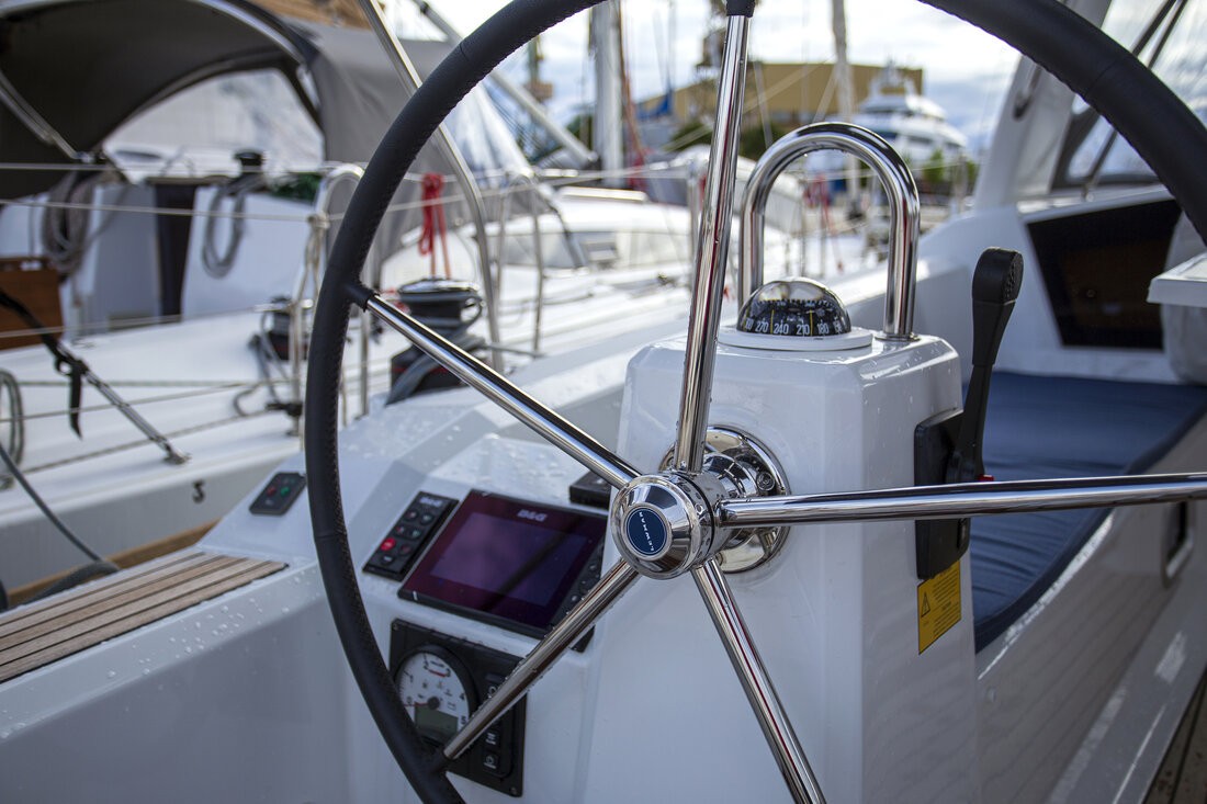 Oceanis 38.1, Bellagio | Yacht Charter Croatia