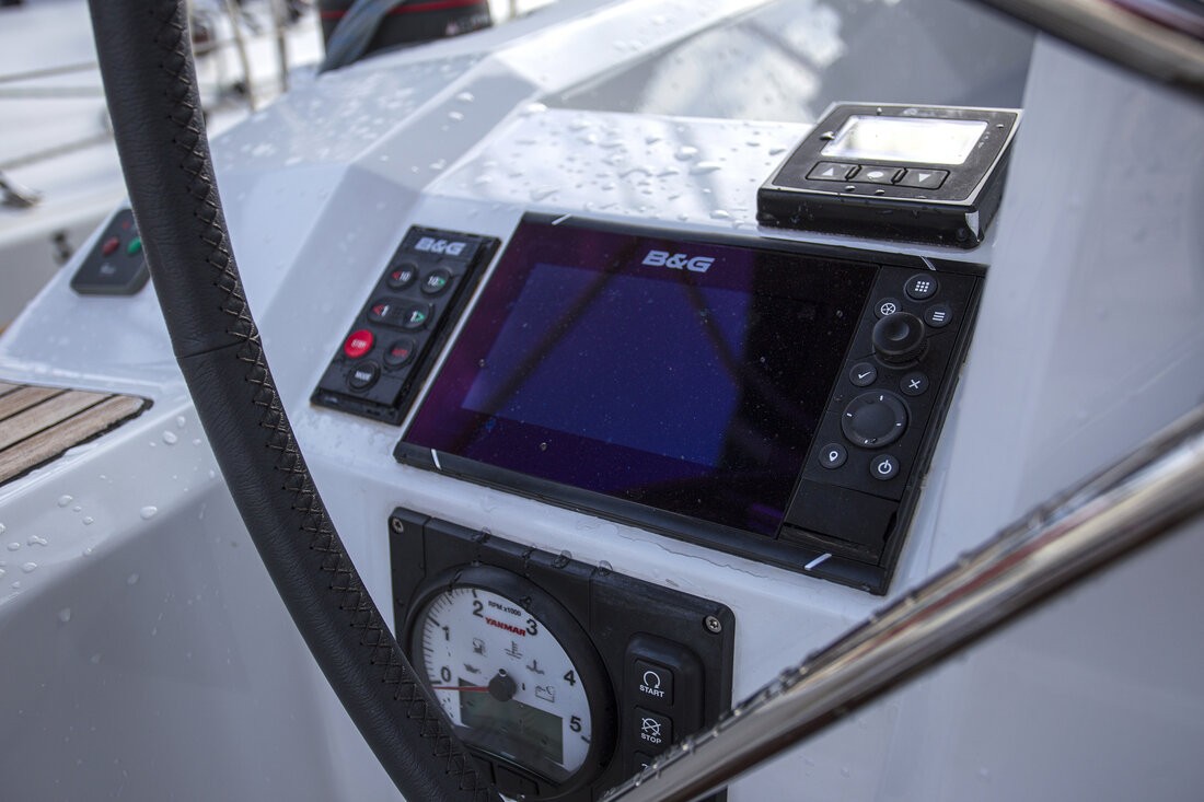 Oceanis 38.1, Bellagio | Yacht Charter Croatia
